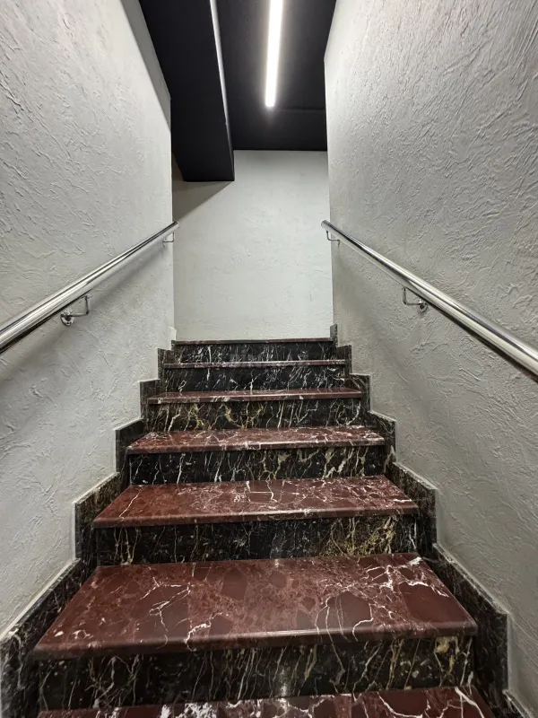 Satılır obyekt 200 m²