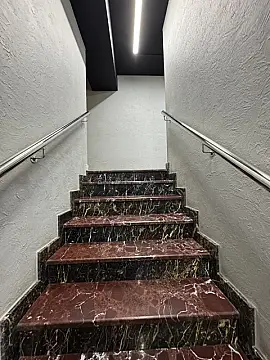 Satılır obyekt 200 m²