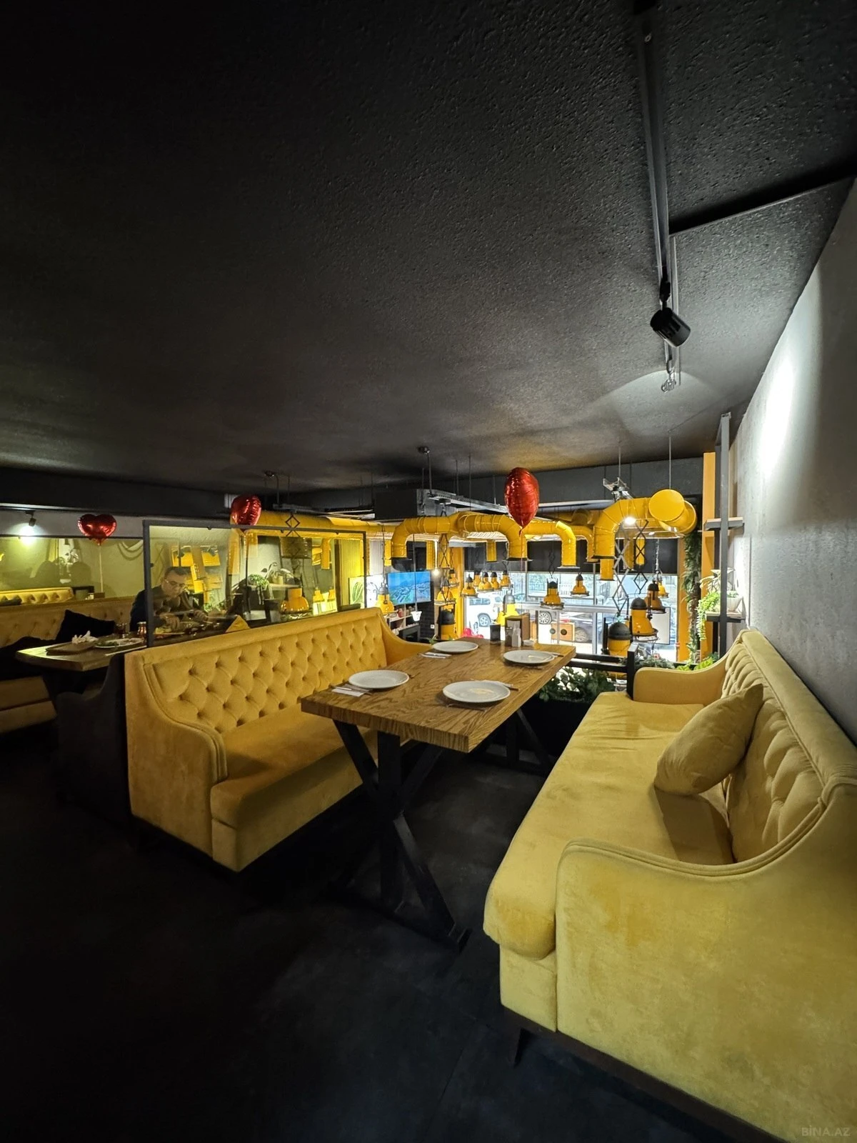 Satılır obyekt 200 m²