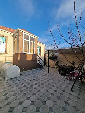 Satılır 4 otaqlı həyət evi 122 m²
