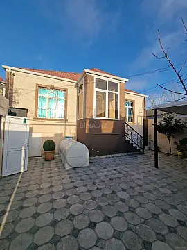 Satılır 4 otaqlı həyət evi 122 m²