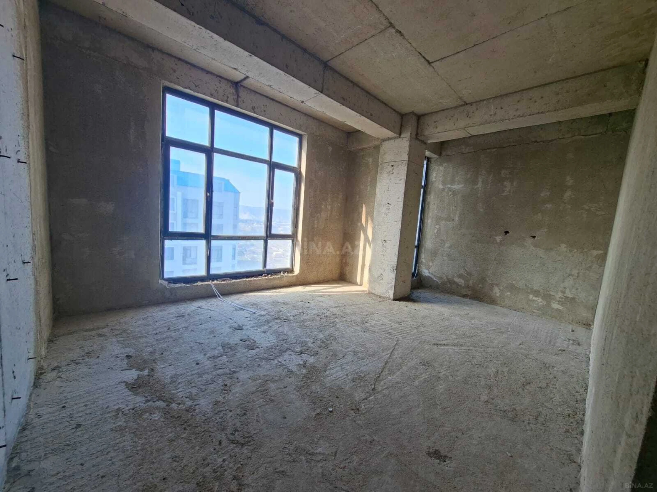 Satılır 3 otaqlı mənzil 96 m²