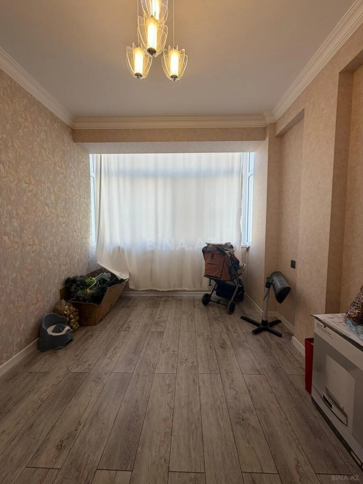 Satılır 4 otaqlı mənzil 110 m²