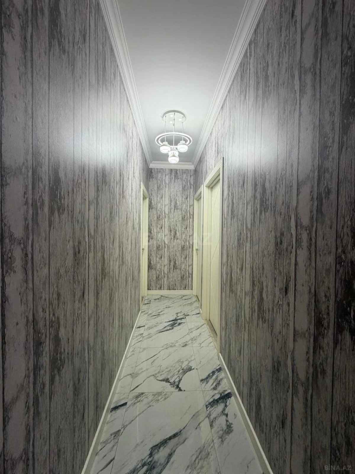 Satılır 4 otaqlı mənzil 110 m²