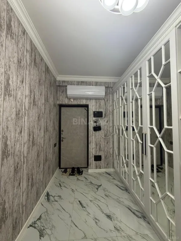 Satılır 4 otaqlı mənzil 110 m²