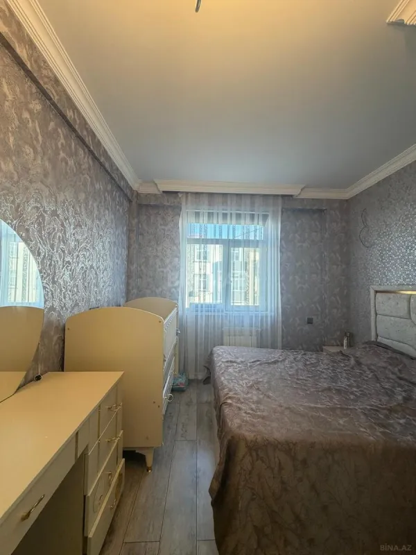 Satılır 4 otaqlı mənzil 110 m²