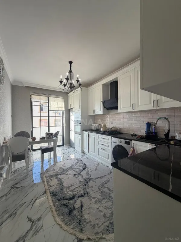 Satılır 4 otaqlı mənzil 110 m²