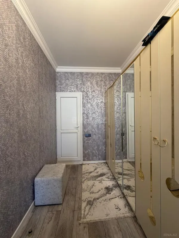 Satılır 4 otaqlı mənzil 110 m²