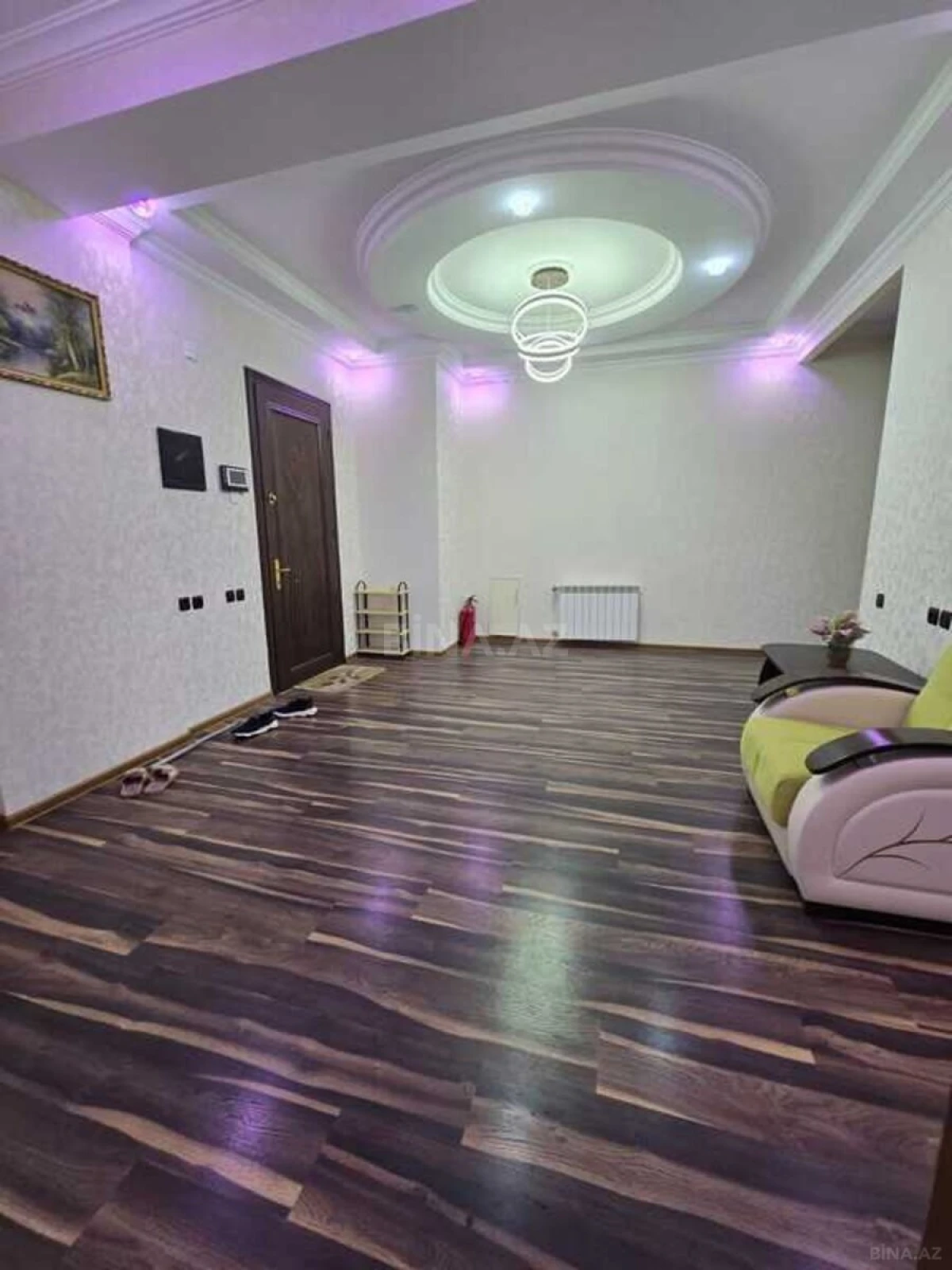Satılır 3 otaqlı mənzil 180 m²
