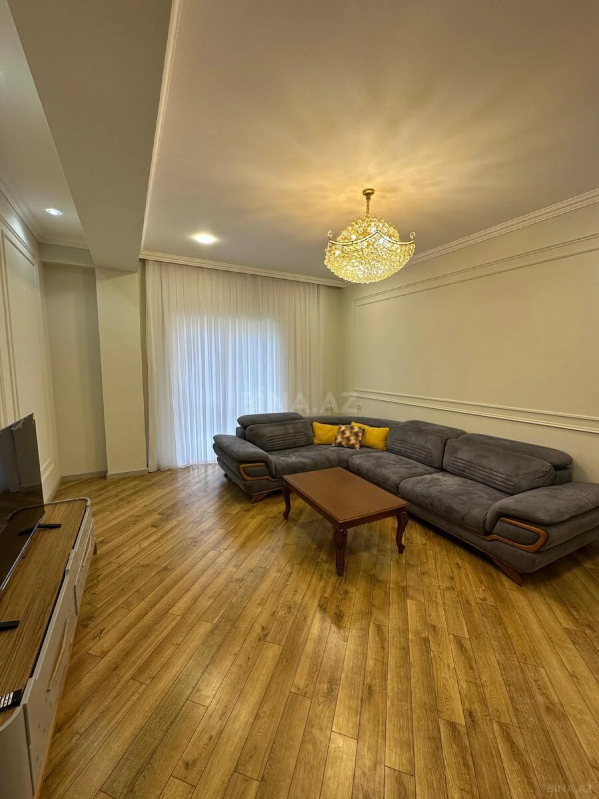 Kirayə verilir 3 otaqlı mənzil 130 m²