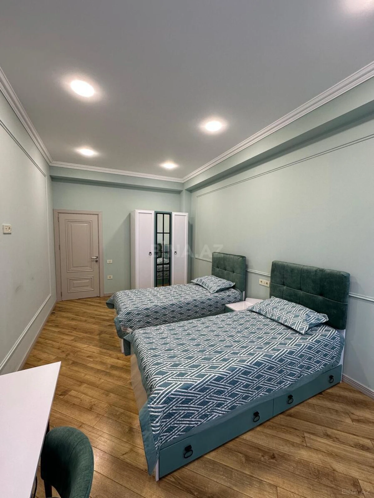 Kirayə verilir 3 otaqlı mənzil 130 m²