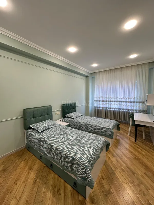 Kirayə verilir 3 otaqlı mənzil 130 m²