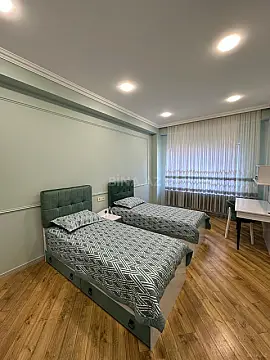 Kirayə verilir 3 otaqlı mənzil 130 m²