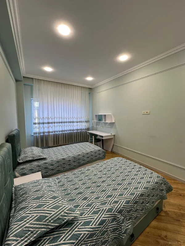 Kirayə verilir 3 otaqlı mənzil 130 m²