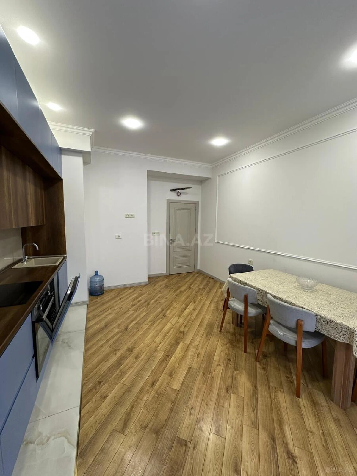 Kirayə verilir 3 otaqlı mənzil 130 m²