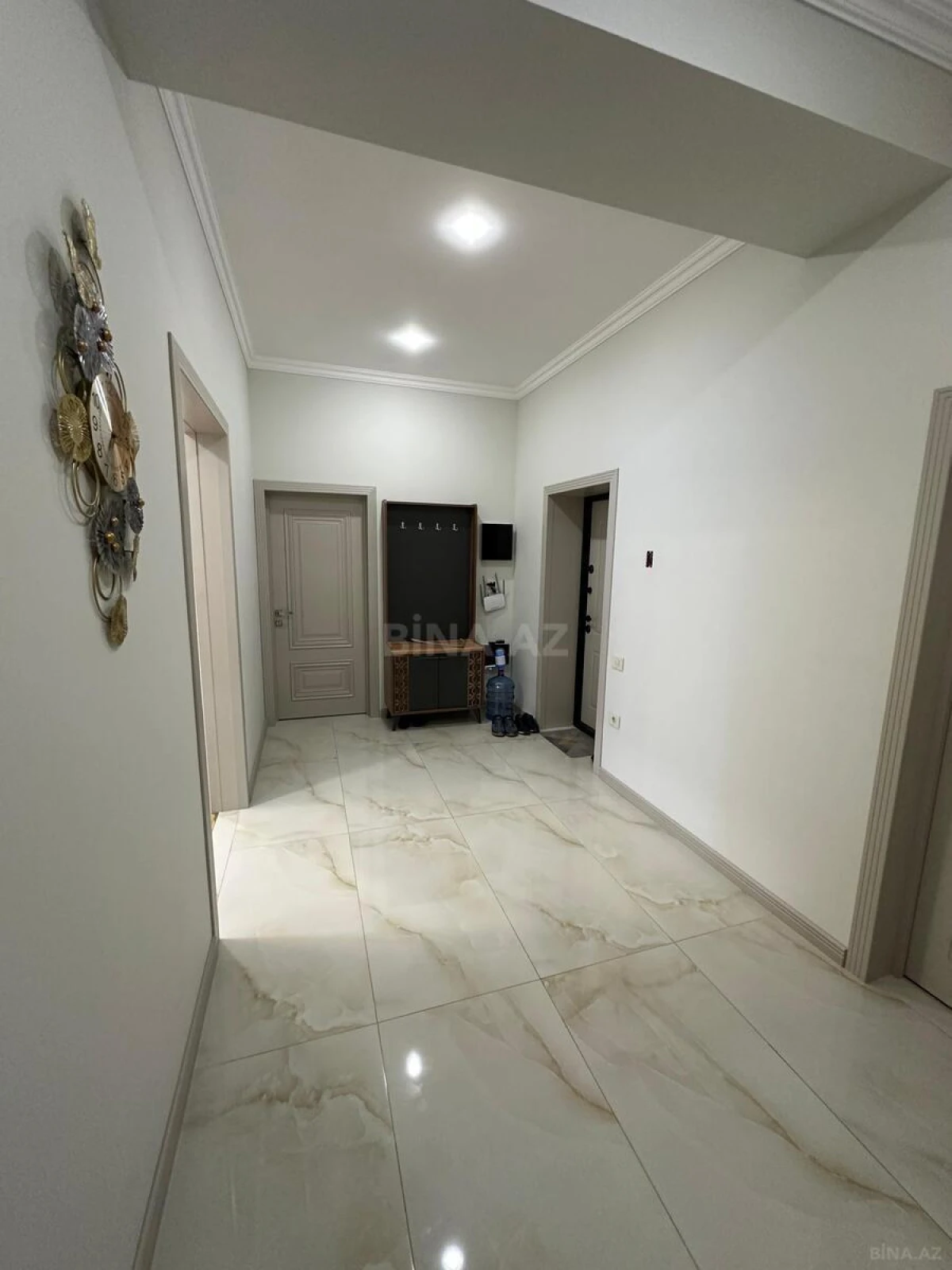 Kirayə verilir 3 otaqlı mənzil 130 m²