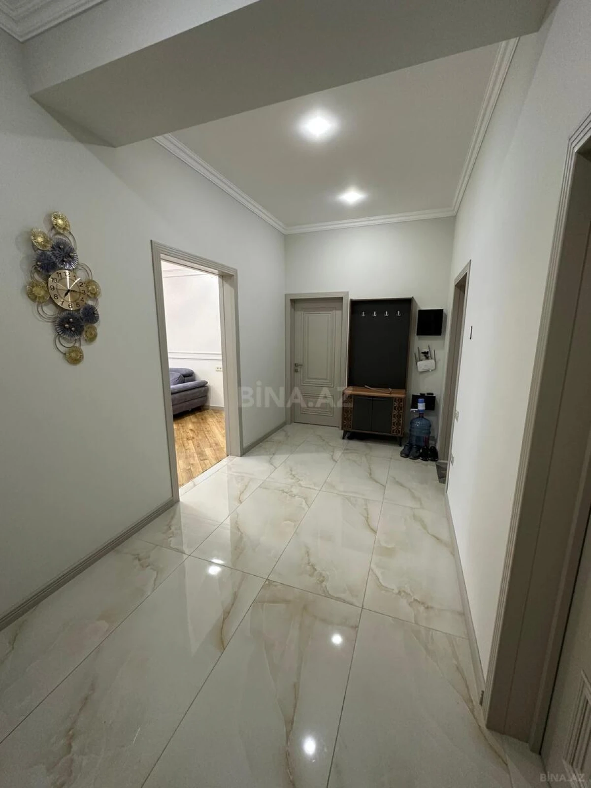 Kirayə verilir 3 otaqlı mənzil 130 m²