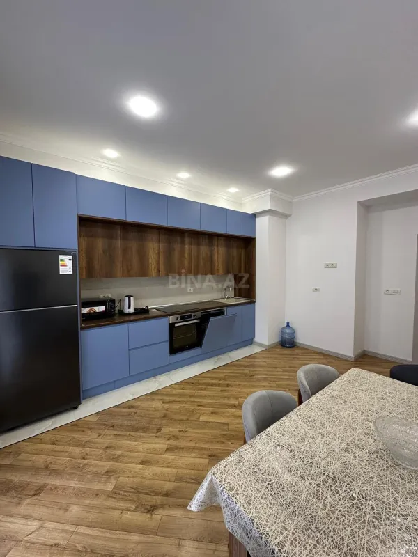 Kirayə verilir 3 otaqlı mənzil 130 m²