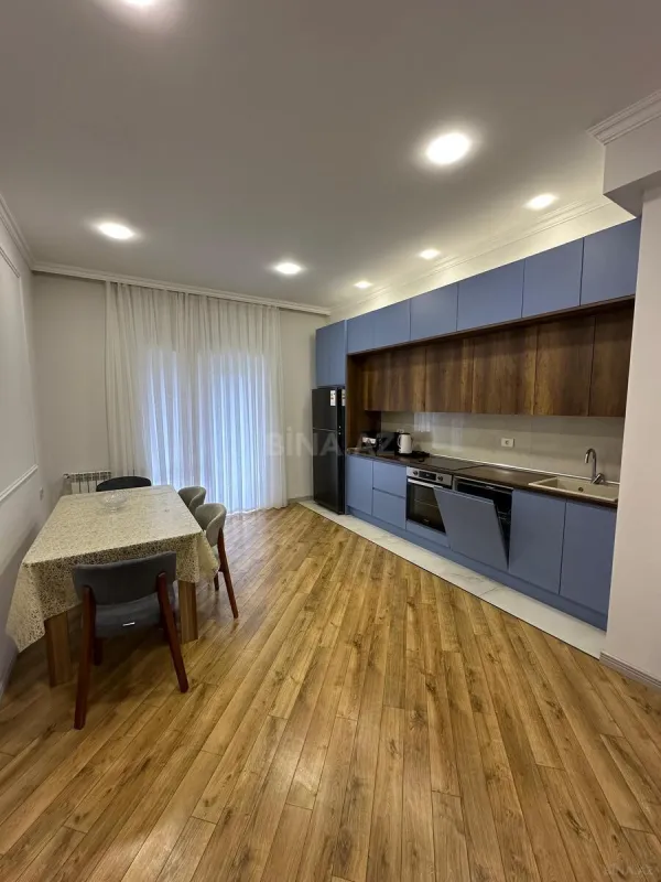 Kirayə verilir 3 otaqlı mənzil 130 m²
