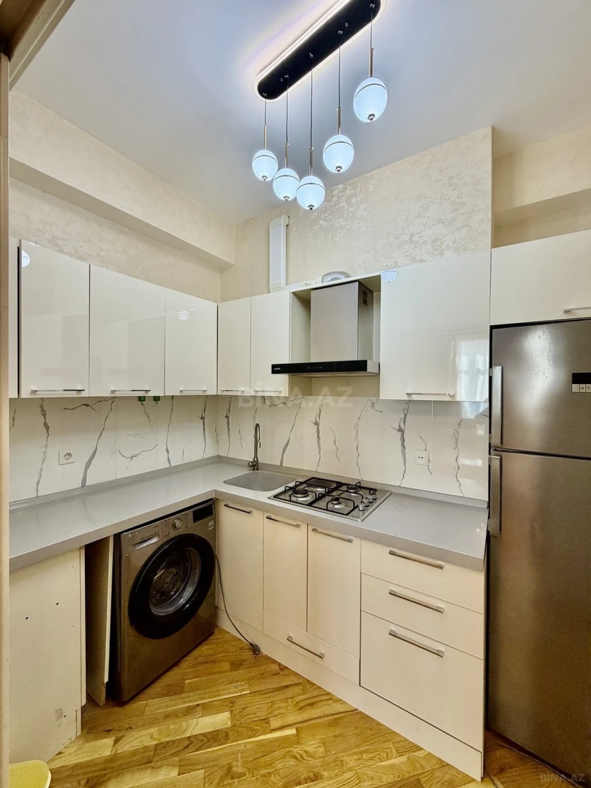 Satılır 3 otaqlı mənzil 76 m²