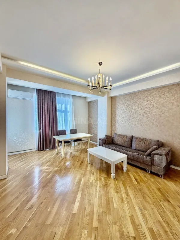 Satılır 3 otaqlı mənzil 76 m²
