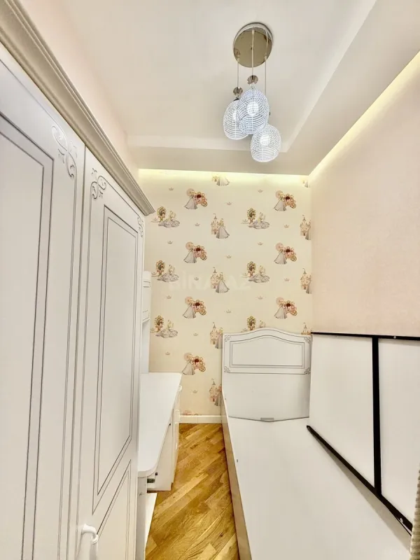 Satılır 3 otaqlı mənzil 76 m²
