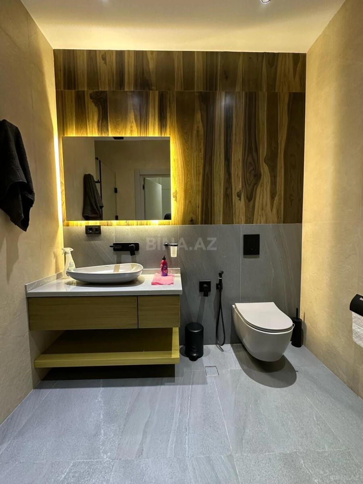 Kirayə verilir 2 otaqlı mənzil 65 m²