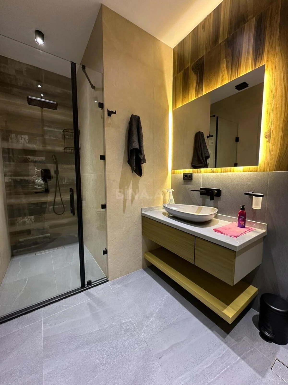 Kirayə verilir 2 otaqlı mənzil 65 m²