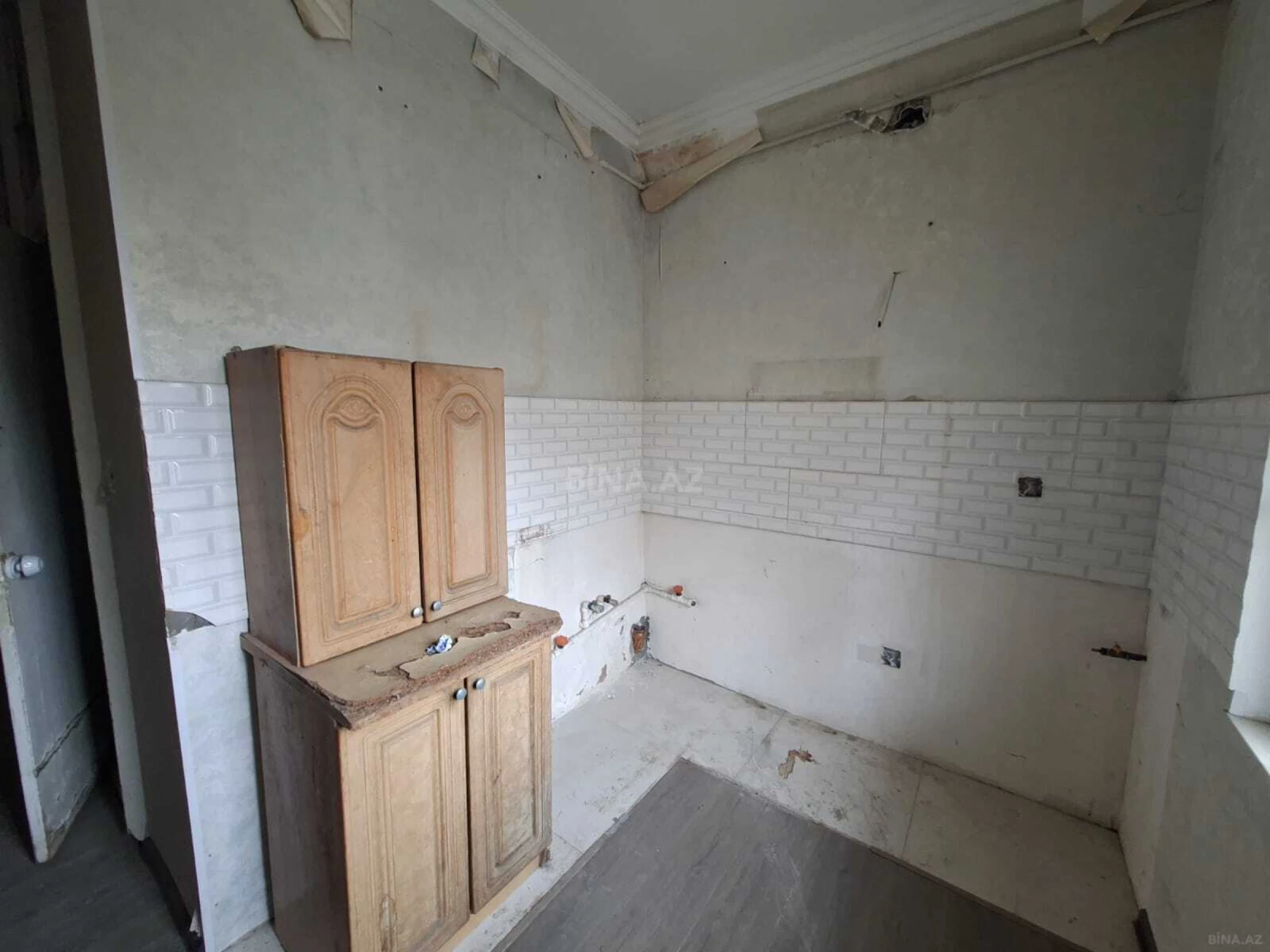 Satılır 4 otaqlı mənzil 110 m²