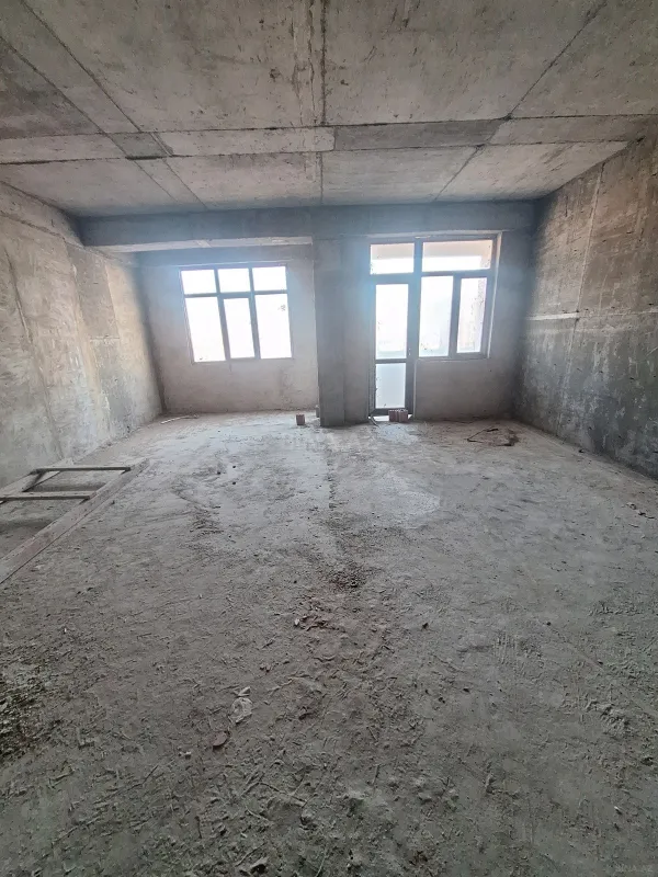 Satılır 1 otaqlı mənzil 61 m²
