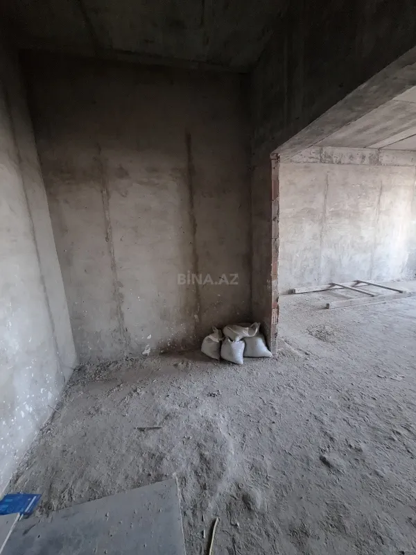 Satılır 1 otaqlı mənzil 61 m²