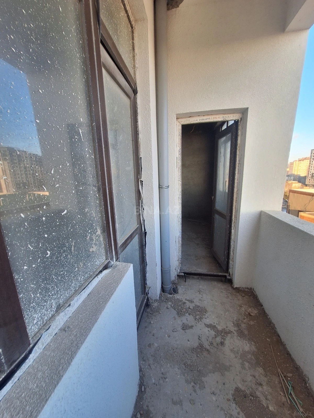 Satılır 1 otaqlı mənzil 61 m²