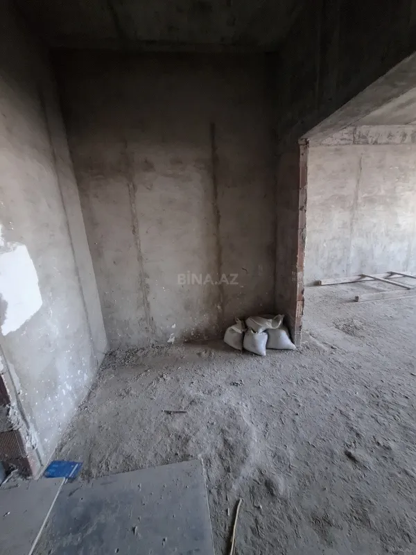 Satılır 1 otaqlı mənzil 61 m²