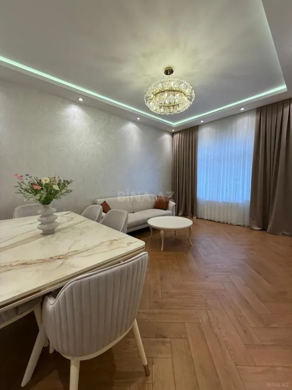 Kirayə verilir 3 otaqlı mənzil 130 m²