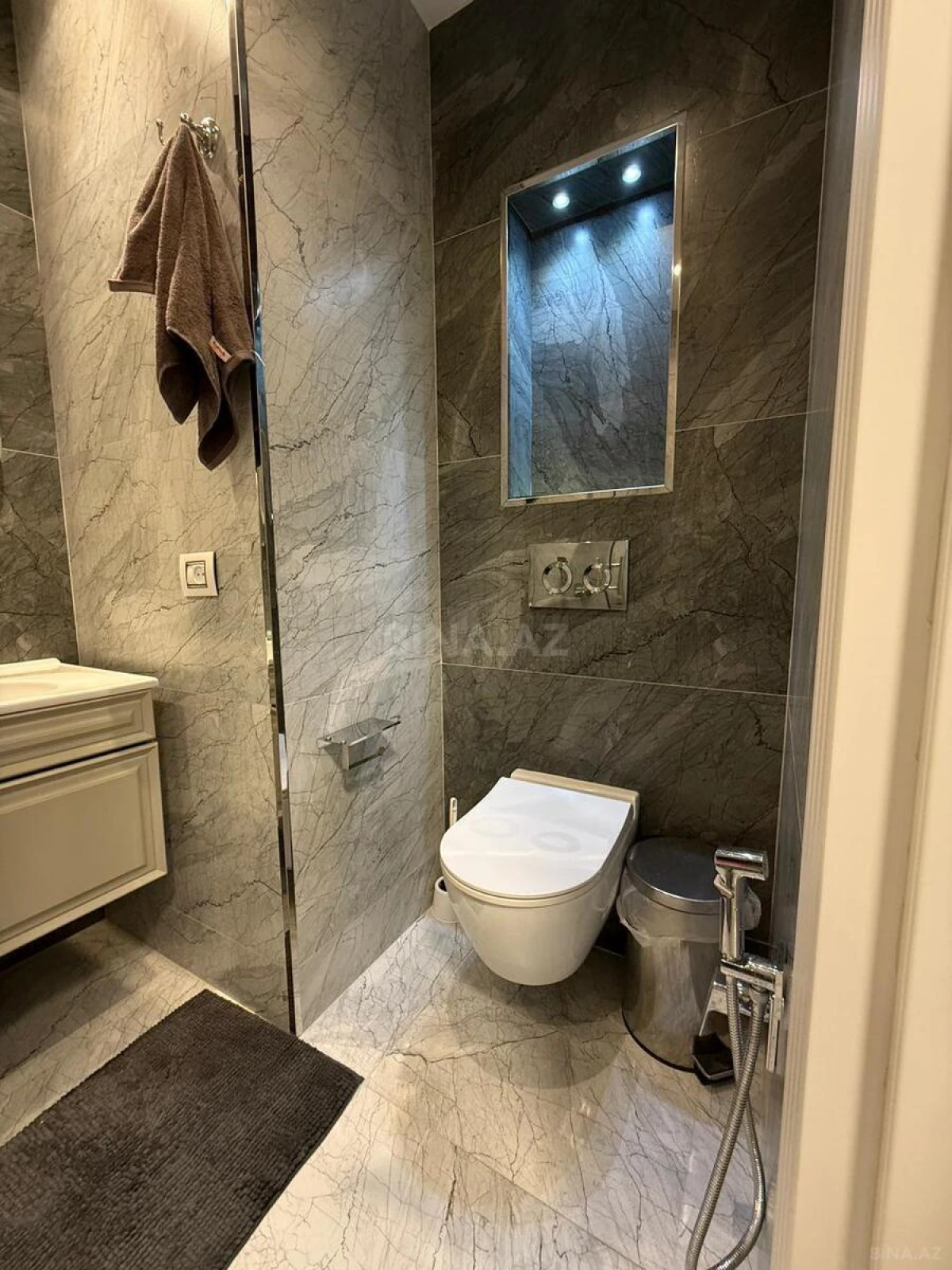 Kirayə verilir 3 otaqlı mənzil 130 m²