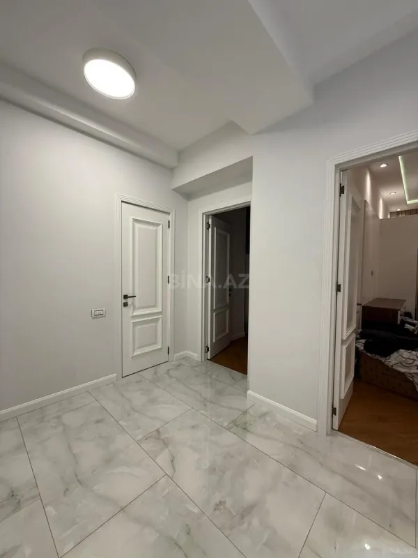 Kirayə verilir 3 otaqlı mənzil 130 m²