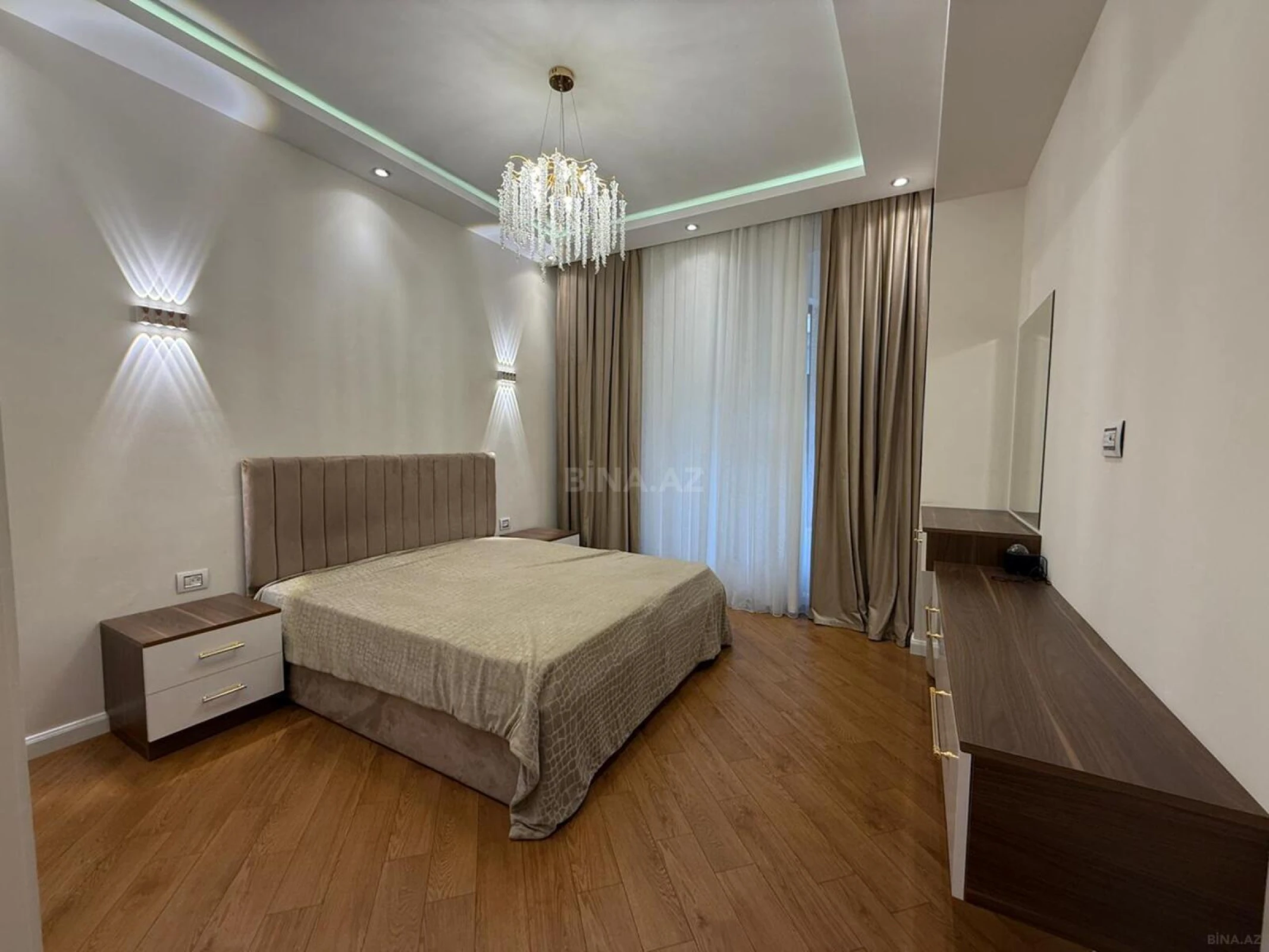 Kirayə verilir 3 otaqlı mənzil 130 m²