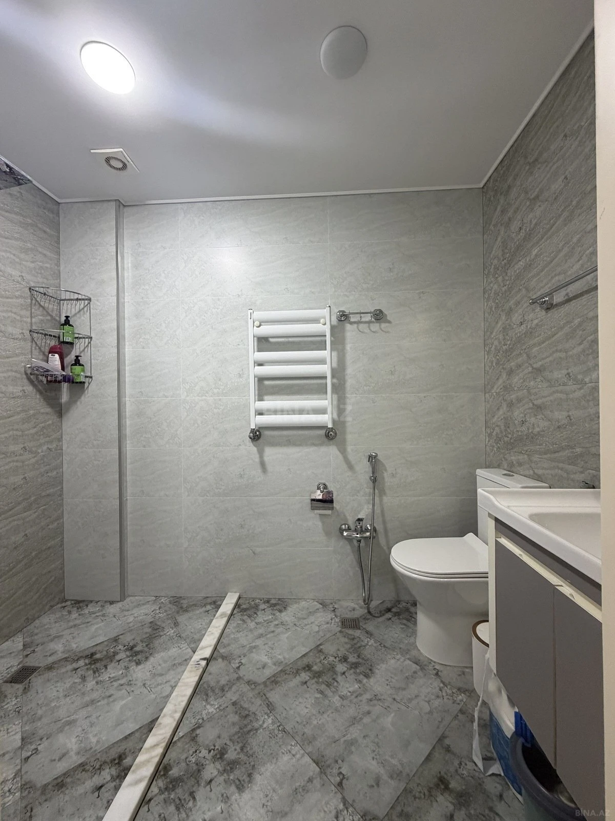 Satılır 4 otaqlı mənzil 110 m²