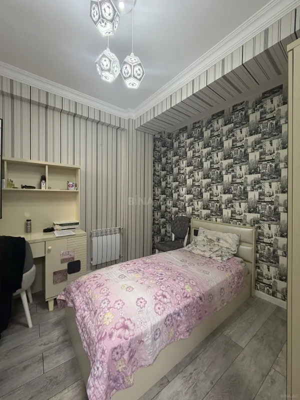 Satılır 4 otaqlı mənzil 110 m²