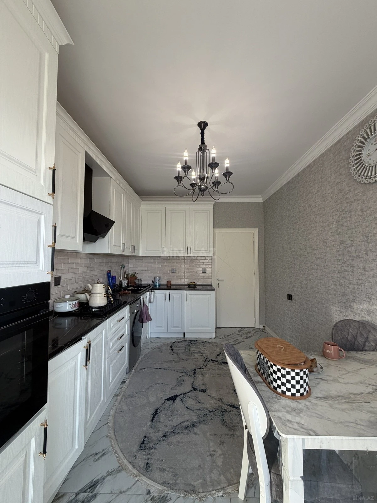 Satılır 4 otaqlı mənzil 110 m²