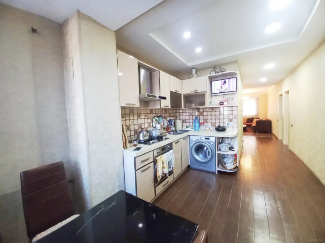 Satılır 4 otaqlı mənzil 120 m²