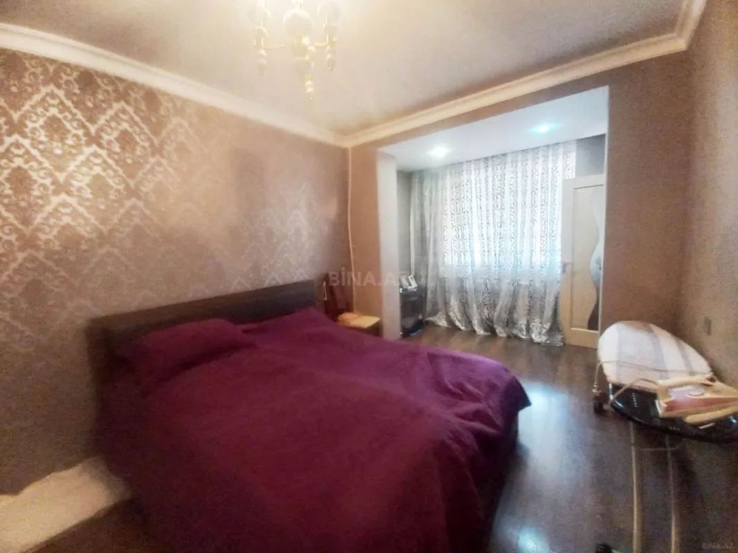 Satılır 4 otaqlı mənzil 120 m²