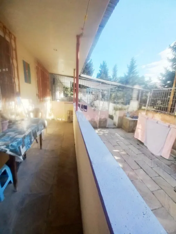 Satılır 4 otaqlı mənzil 120 m²