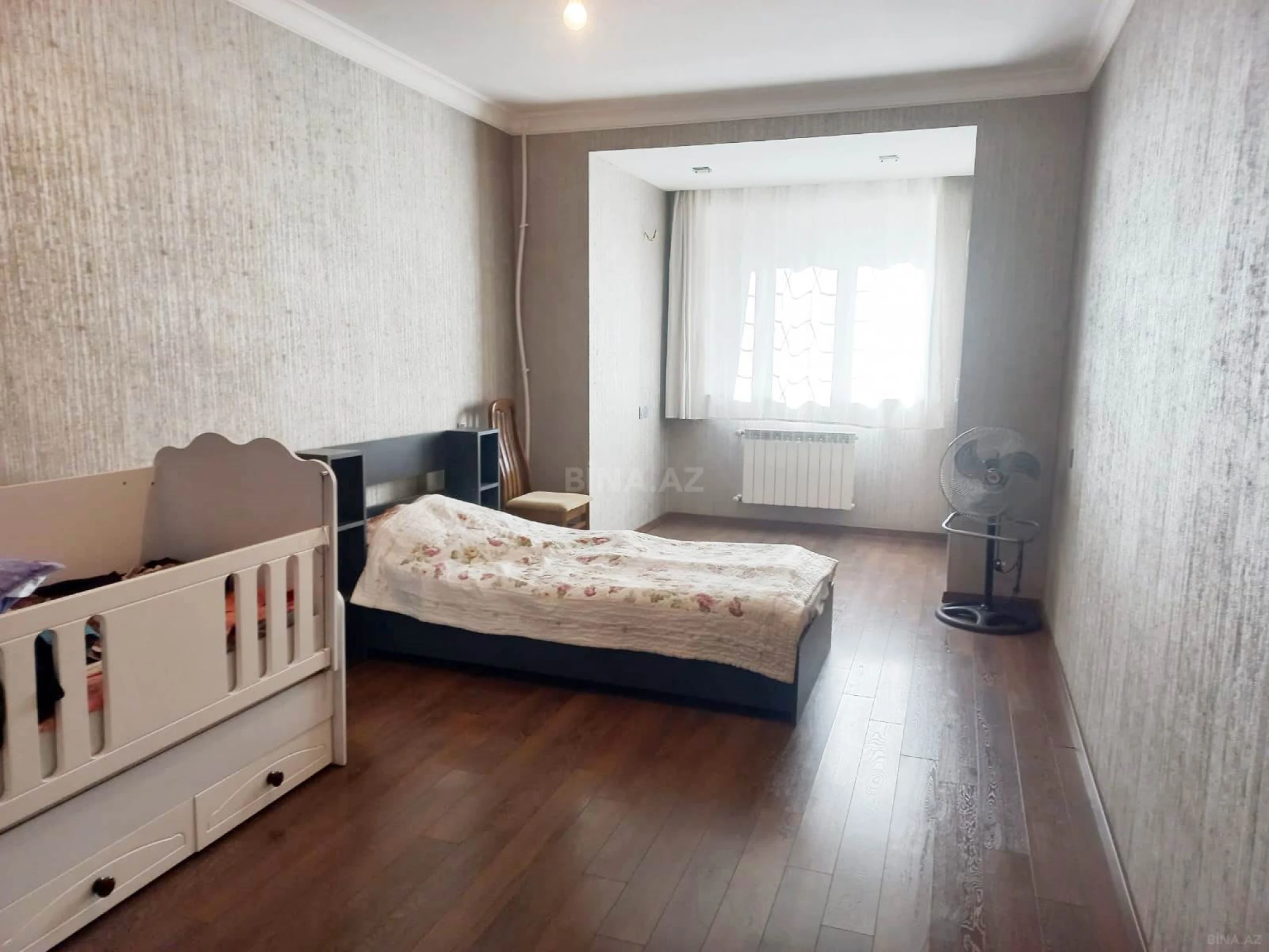Satılır 4 otaqlı mənzil 120 m²