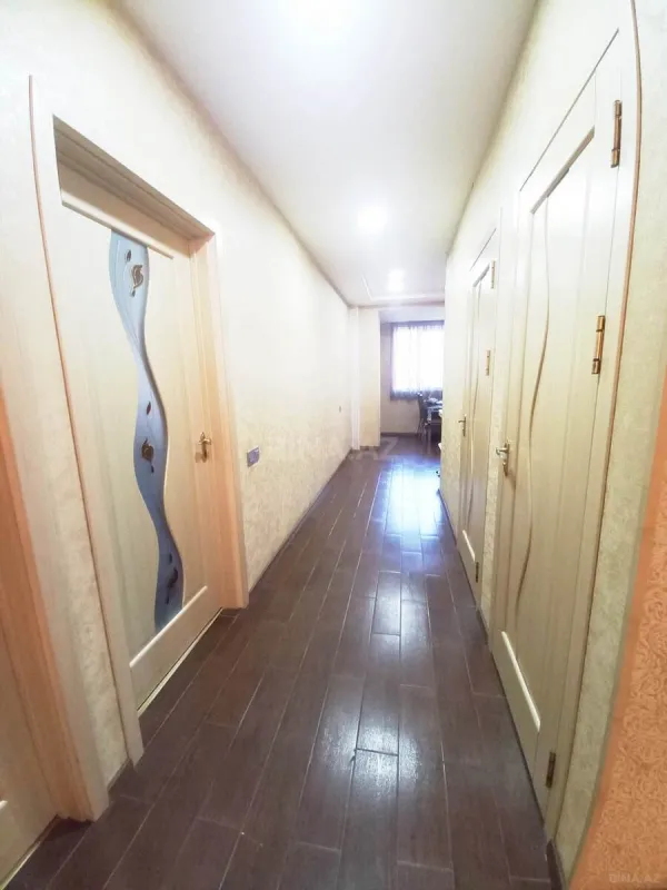 Satılır 4 otaqlı mənzil 120 m²