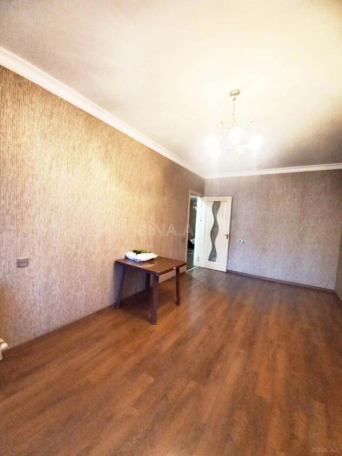 Satılır 4 otaqlı mənzil 120 m²