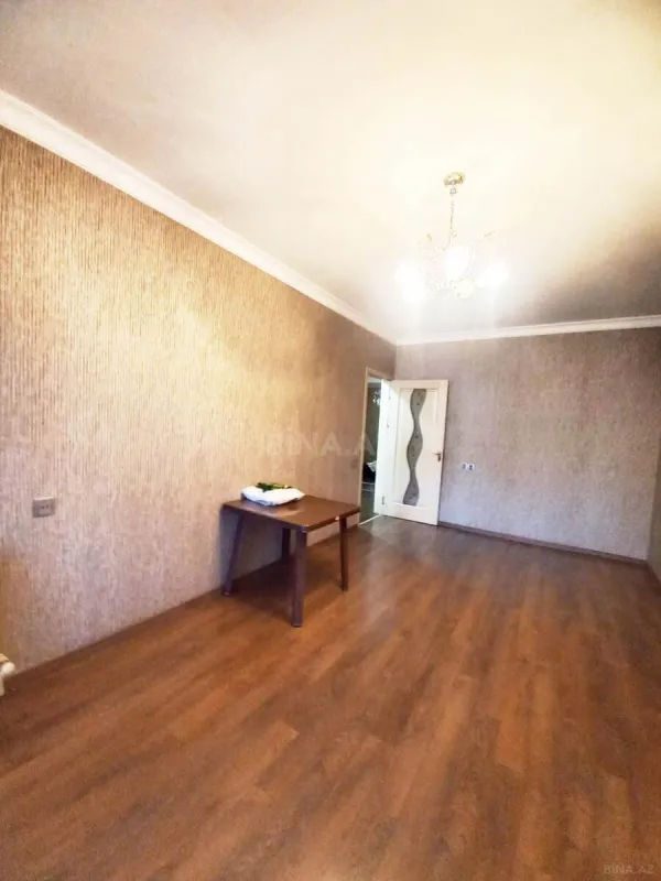 Satılır 4 otaqlı mənzil 120 m²