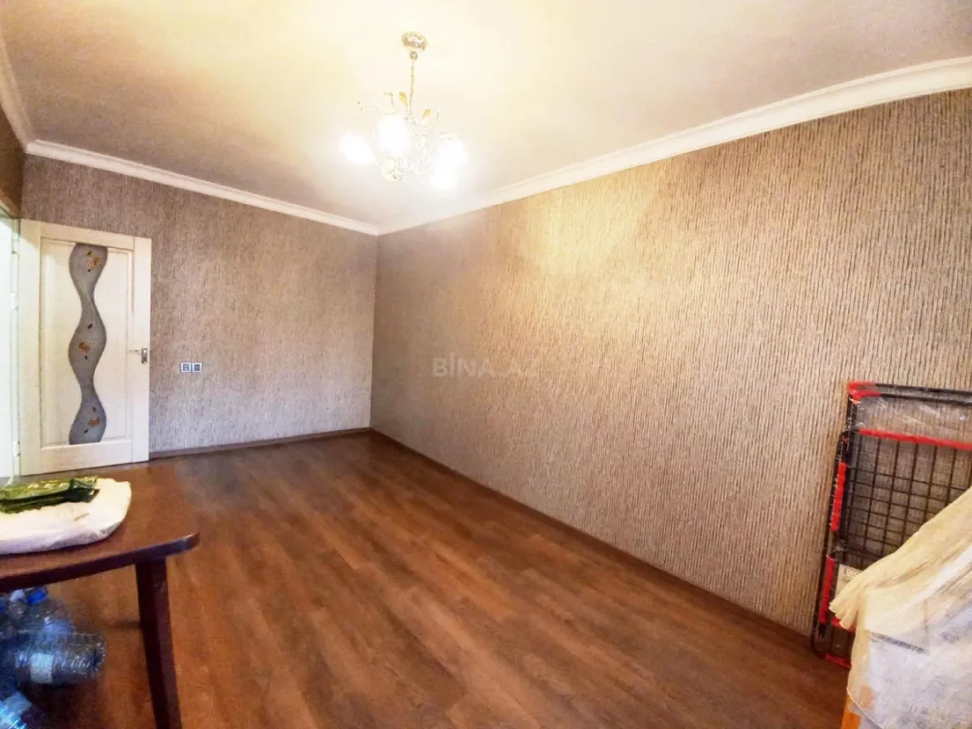 Satılır 4 otaqlı mənzil 120 m²