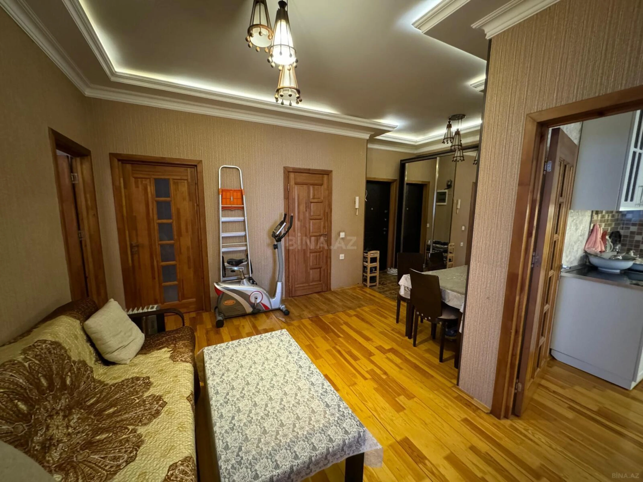 Satılır 4 otaqlı mənzil 170 m²