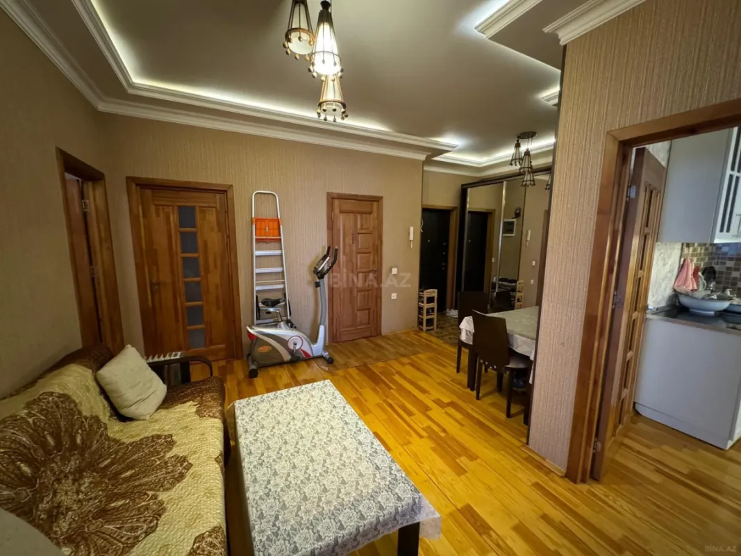 Satılır 4 otaqlı mənzil 170 m²